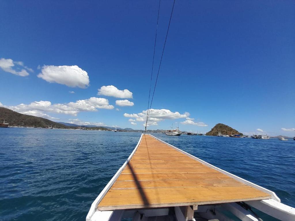 Komodoku One Love Homestay And Tour Labuan Bajo Bagian luar foto