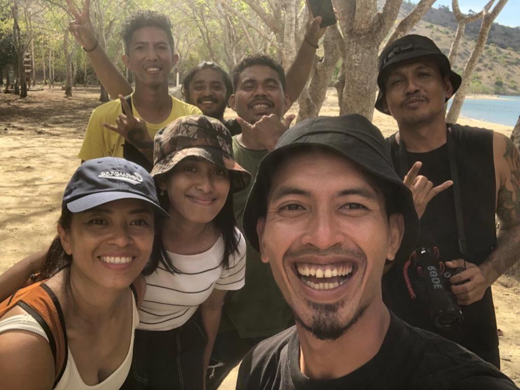 Komodoku One Love Homestay And Tour Labuan Bajo Bagian luar foto