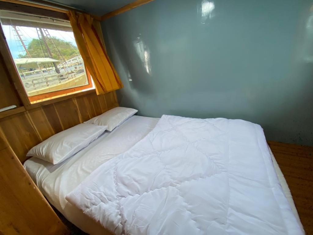 Komodoku One Love Homestay And Tour Labuan Bajo Bagian luar foto