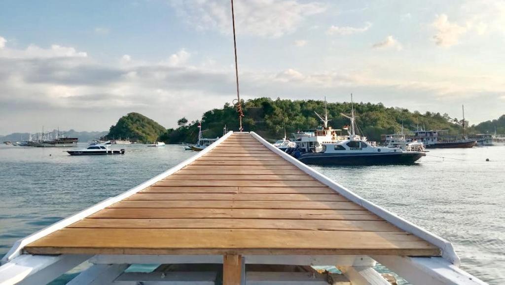 Komodoku One Love Homestay And Tour Labuan Bajo Bagian luar foto