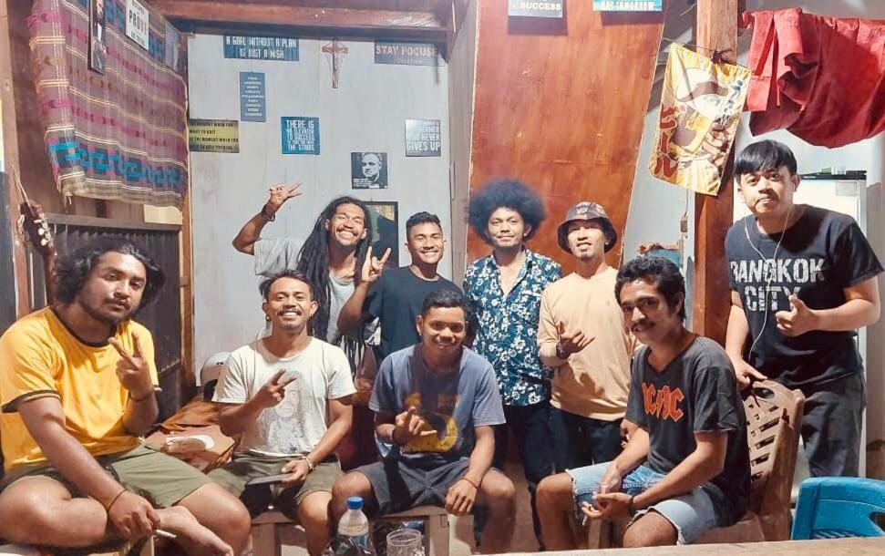 Komodoku One Love Homestay And Tour Labuan Bajo Bagian luar foto