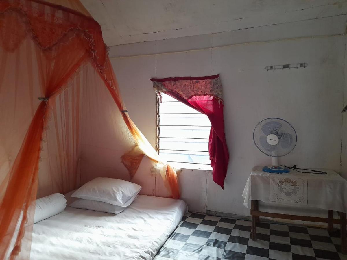 Komodoku One Love Homestay And Tour Labuan Bajo Bagian luar foto