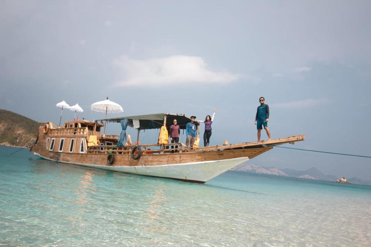 Komodoku One Love Homestay And Tour Labuan Bajo Bagian luar foto