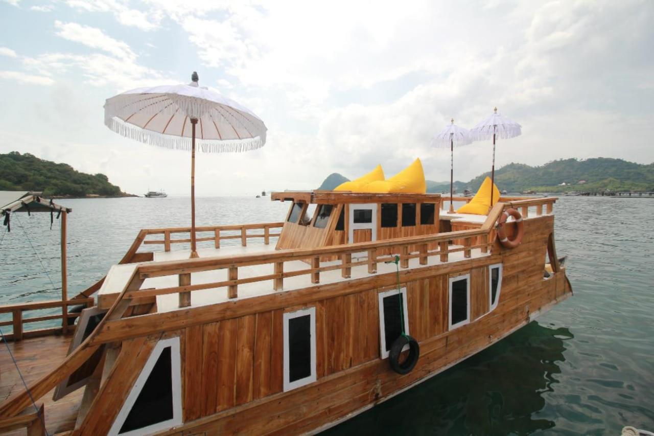 Komodoku One Love Homestay And Tour Labuan Bajo Bagian luar foto