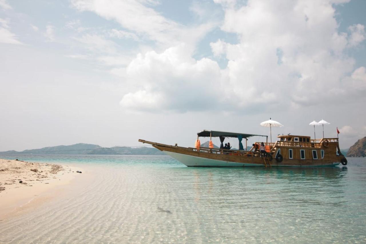 Komodoku One Love Homestay And Tour Labuan Bajo Bagian luar foto