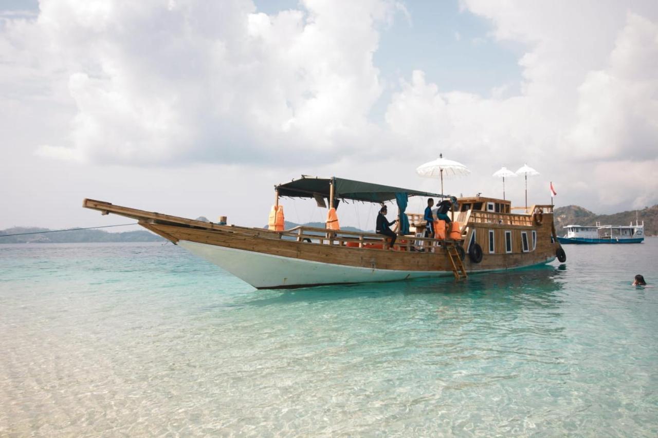 Komodoku One Love Homestay And Tour Labuan Bajo Bagian luar foto