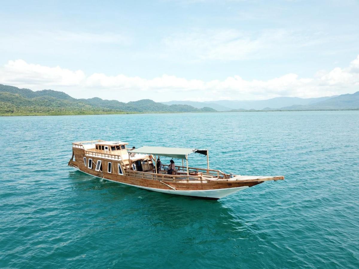 Komodoku One Love Homestay And Tour Labuan Bajo Bagian luar foto