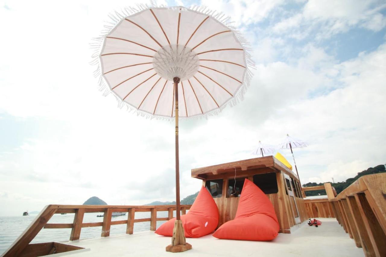 Komodoku One Love Homestay And Tour Labuan Bajo Bagian luar foto