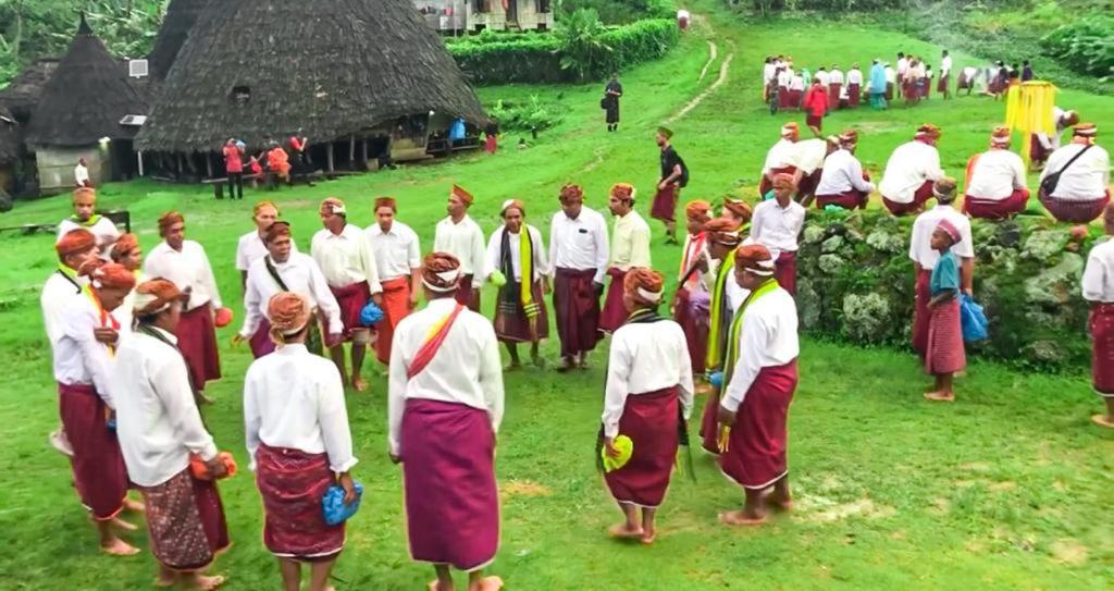 Komodoku One Love Homestay And Tour Labuan Bajo Bagian luar foto